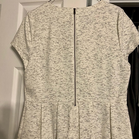 Brand new - never worn short sleeve dress - Picture 3 of 5